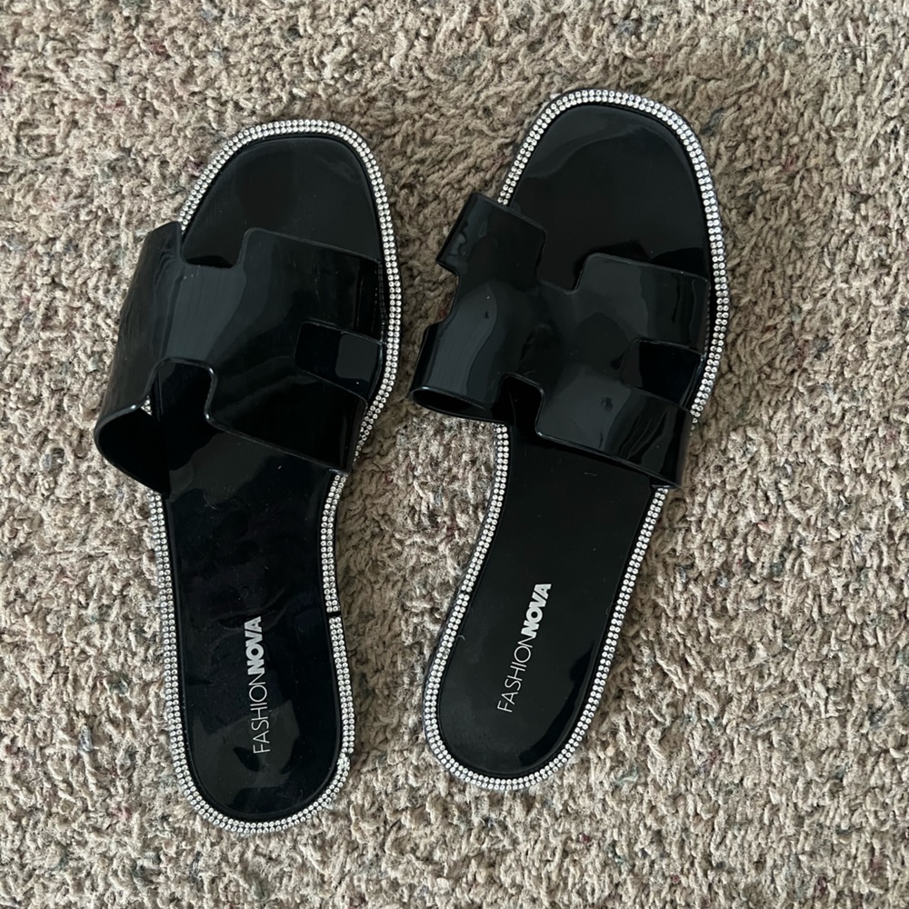 Fashion Nova Black Slide Sandals